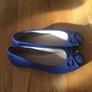 SOLD New Navy flats! 6.5